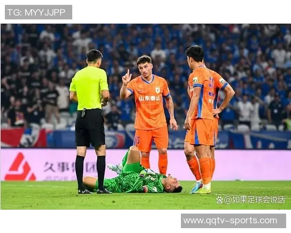 泰山中卫洛佩斯对抗表现不佳奥斯卡强势突破致失球