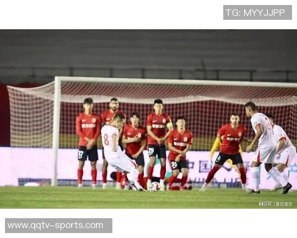 长春寒潮来袭亚泰队员迎战低温全力备战保级生死战