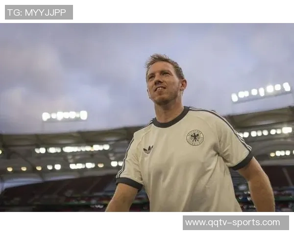 小猪赞格纳布里如穆勒般出色能控球化解对方防守 小猪赞格纳布里如穆勒般出色能控球化解对方防守