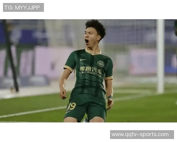 德甲豪门冬季转会期向王钰栋发出邀请究竟是哪支球队引发热议